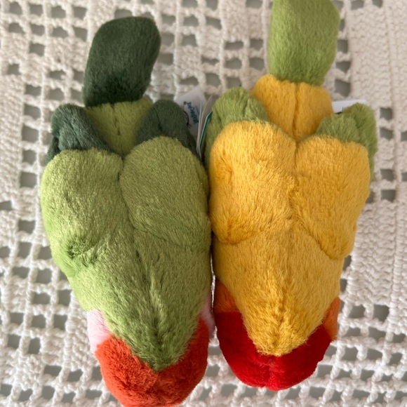 Jellycat Colorful lovebirds Stuffed Animal new with tags display only - Picture 3 of 6